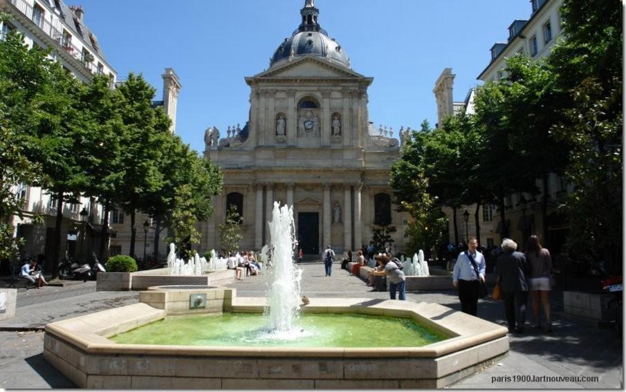 Petite Maison Avec Cour Dans Les Beaux Quartiers-Vous Faites Le Menage- Very Good Prices For T-H-E Location But You Have To Clea-N Th-E Flat Apartment ปารีส ภายนอก รูปภาพ
