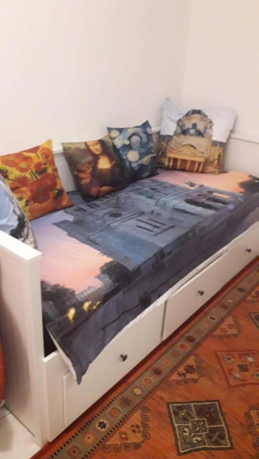 Petite Maison Avec Cour Dans Les Beaux Quartiers-Vous Faites Le Menage- Very Good Prices For T-H-E Location But You Have To Clea-N Th-E Flat Apartment ปารีส ภายนอก รูปภาพ